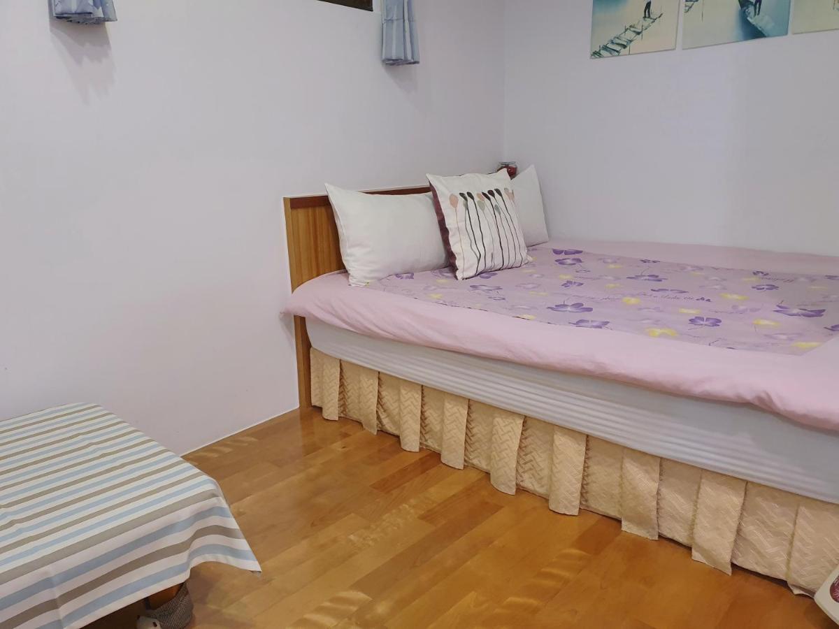 ชิง เยว่ เบด แอนด์ เบรคฟาสต์ Bed & Breakfast จิ่วเฟิ่น ภายนอก รูปภาพ